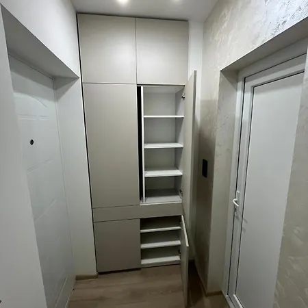 Apartment Silver Bg *